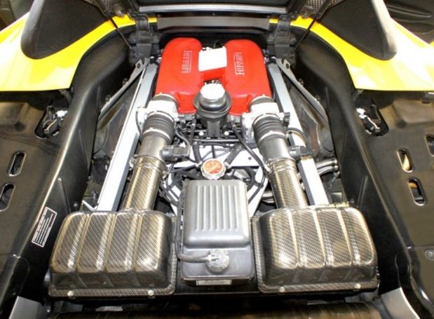 Ferrari Luftfiltergehäuse Carbon Design