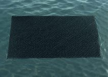 Wassertransferdruckfolie auf dem Wasser